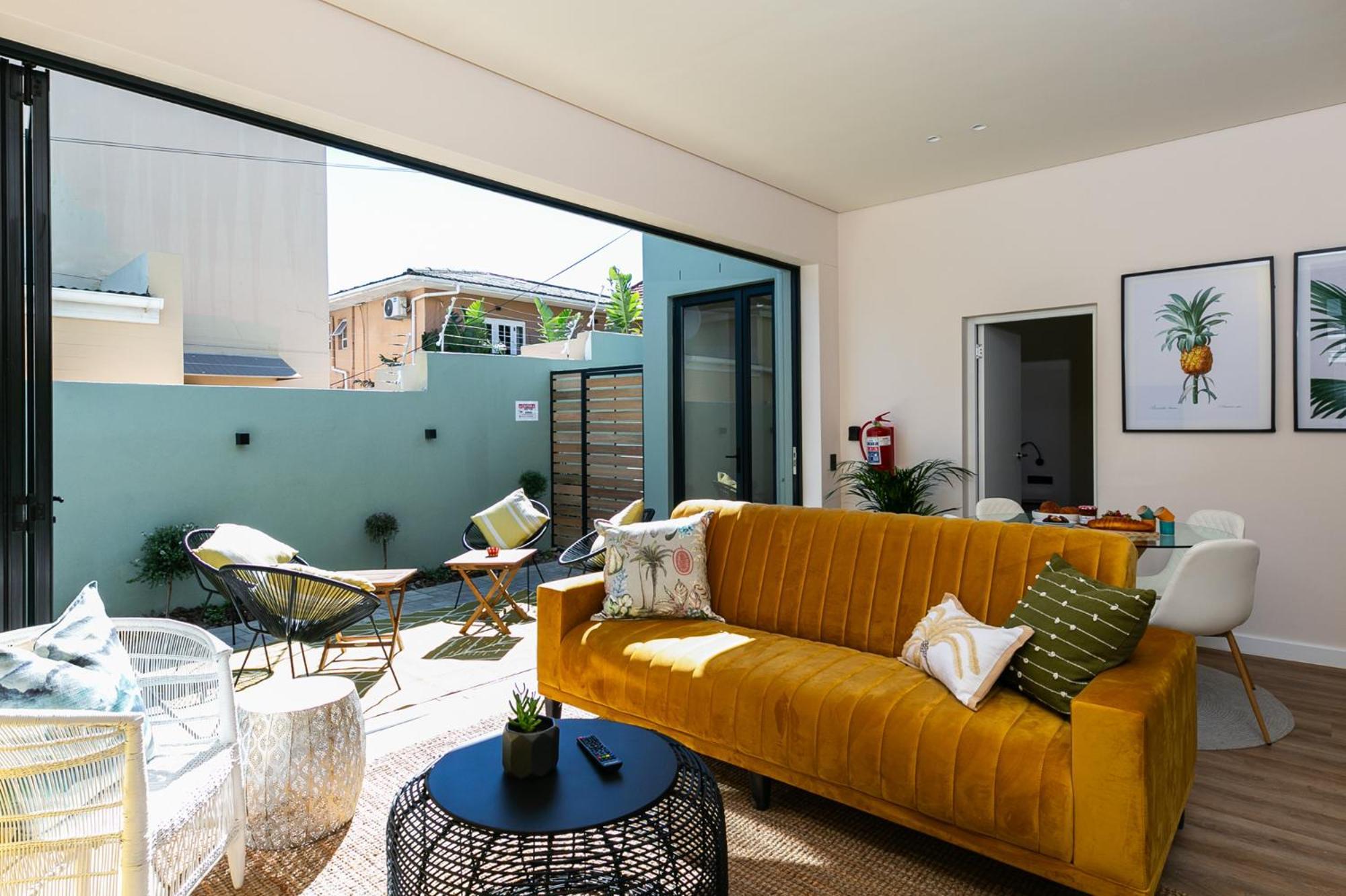 Apartamento The Palm Flats Sunlit Serenity 300m From Sea *
